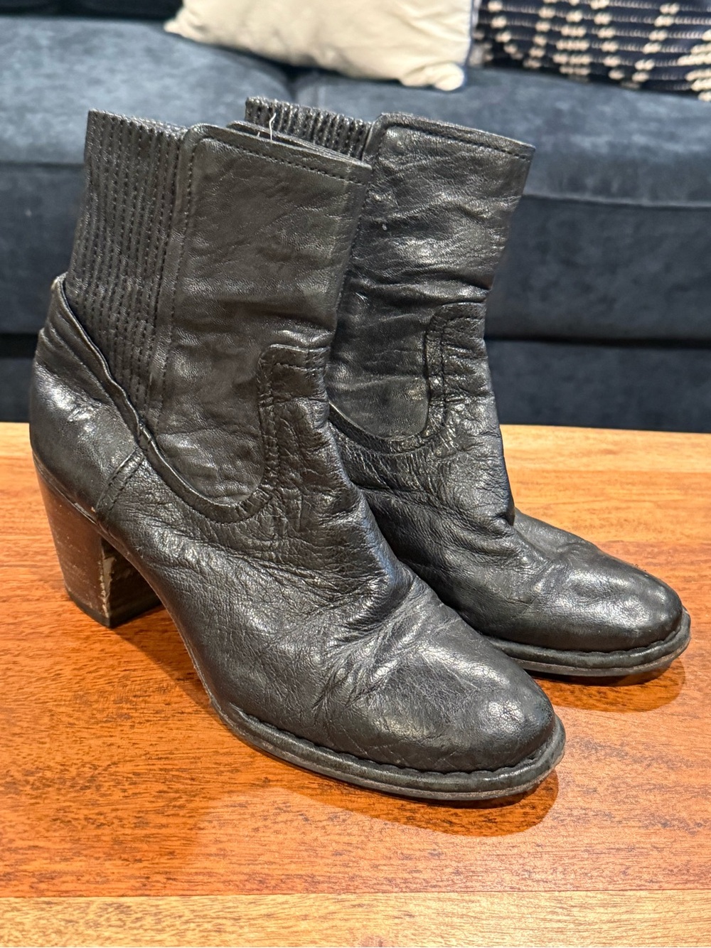 Vintage Frye Lucinda Scrunch Short Boots – Size 7.5